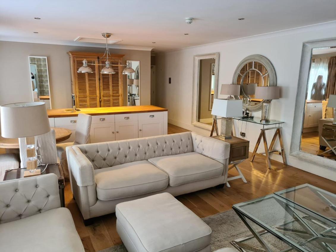 Rowton Hall Hotel And Spa Chester Exteriör bild