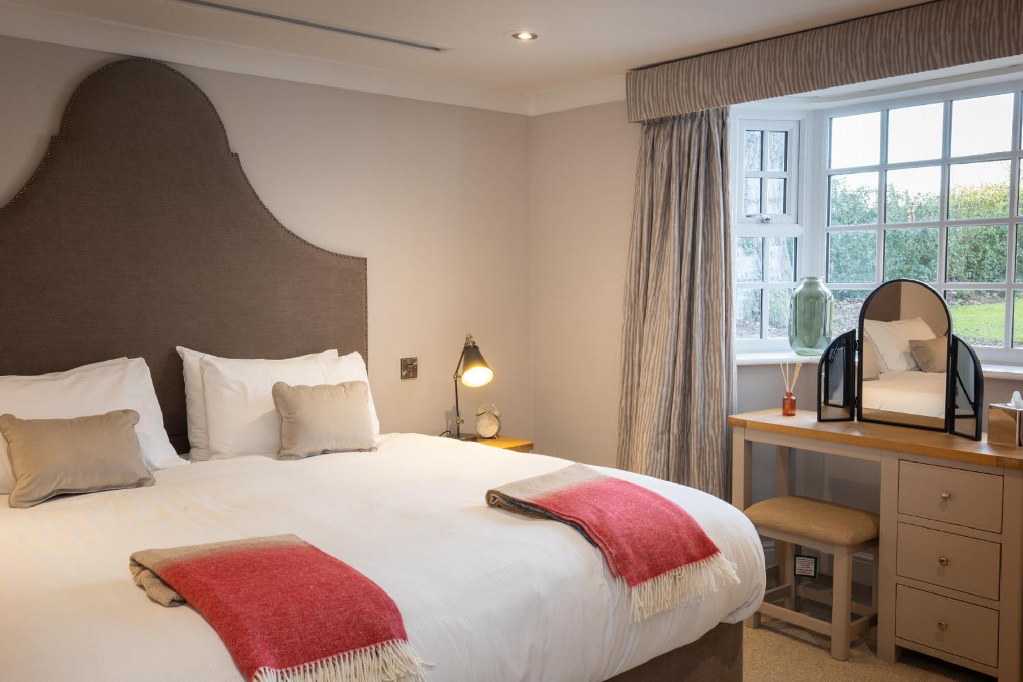 Rowton Hall Hotel And Spa Chester Exteriör bild