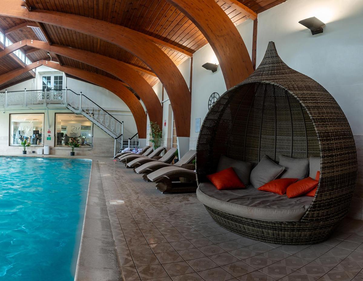 Rowton Hall Hotel And Spa Chester Exteriör bild