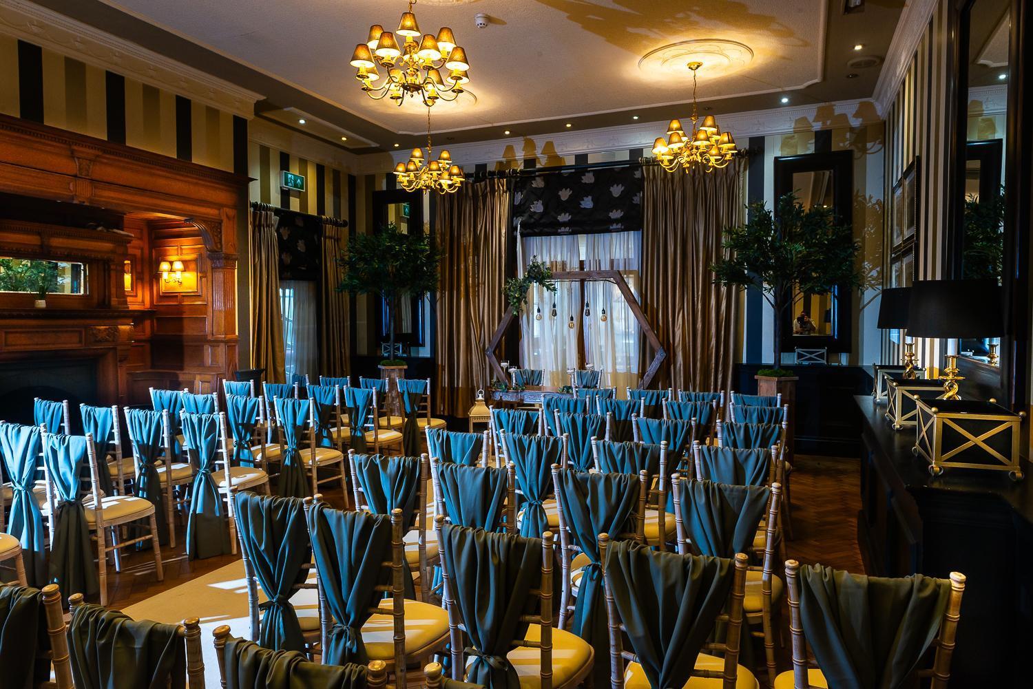 Rowton Hall Hotel And Spa Chester Exteriör bild