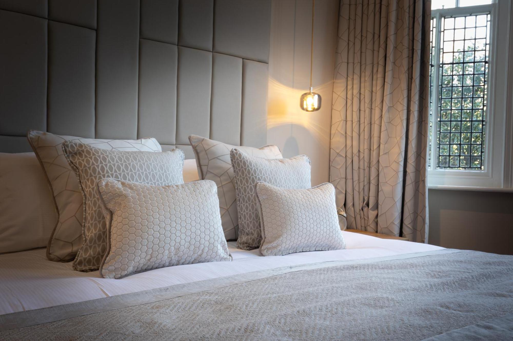 Rowton Hall Hotel And Spa Chester Exteriör bild