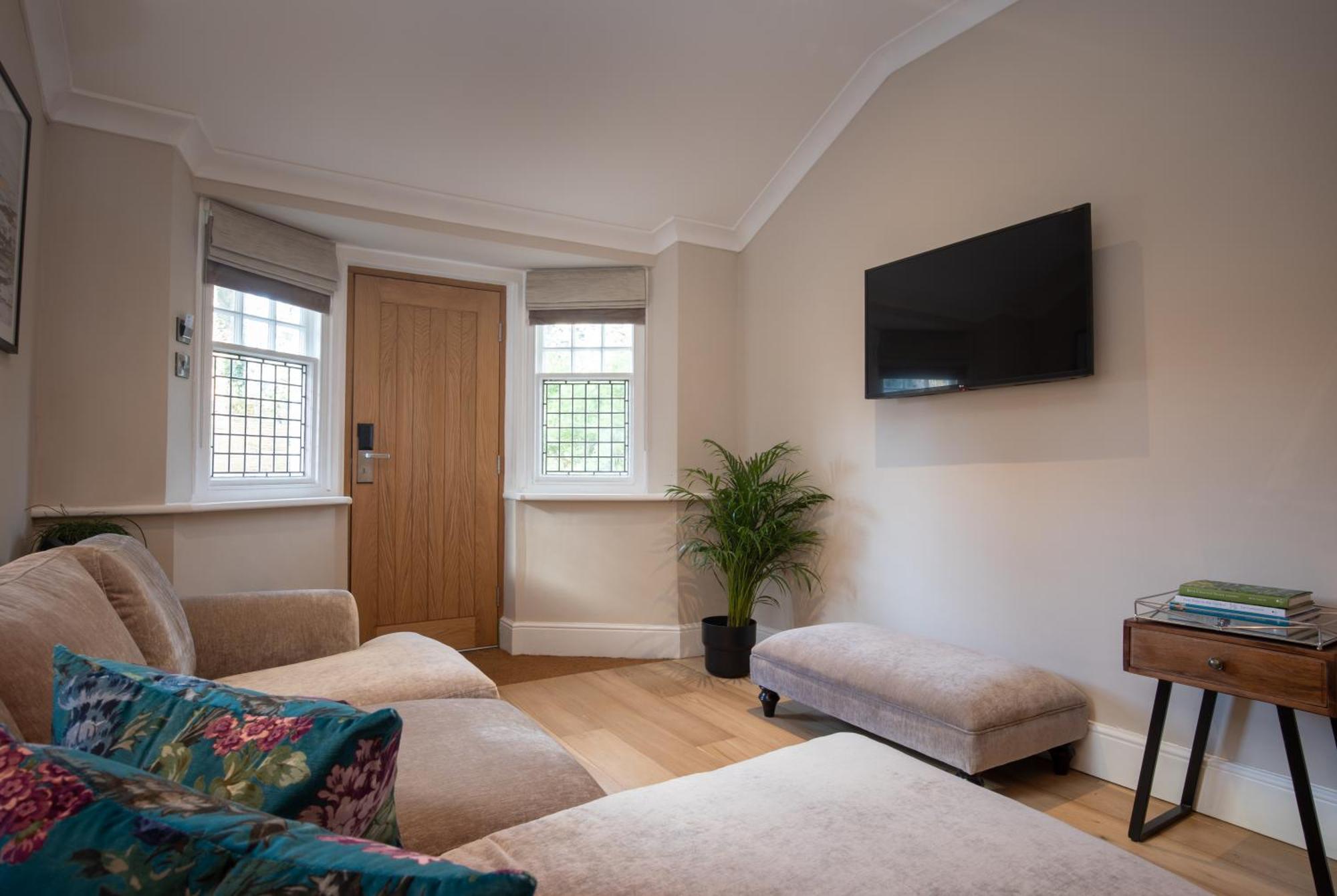 Rowton Hall Hotel And Spa Chester Exteriör bild
