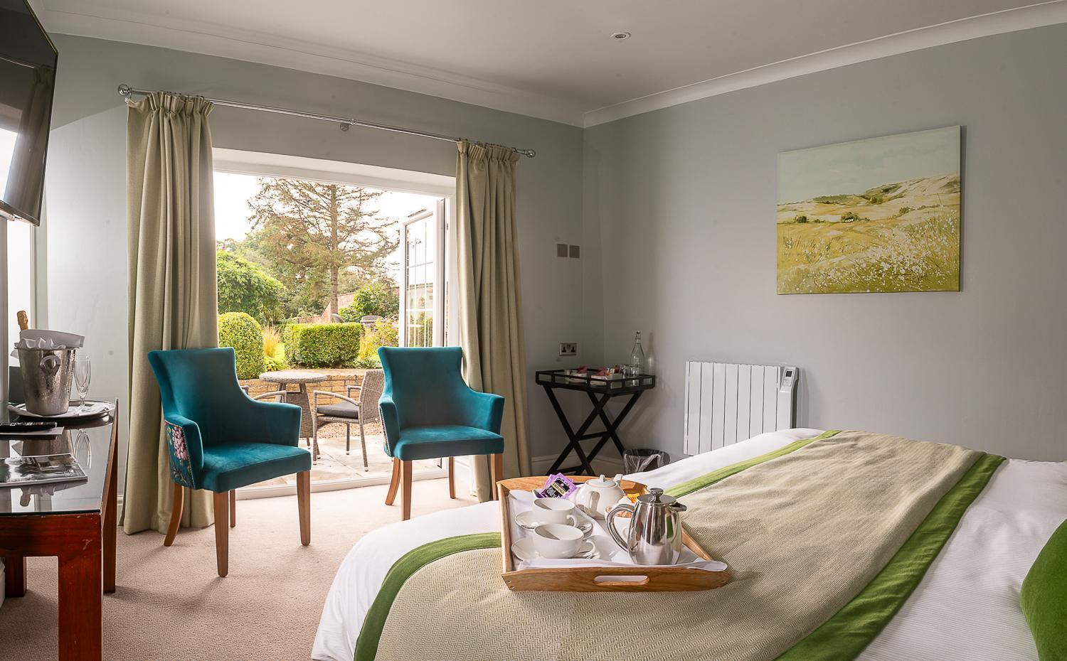 Rowton Hall Hotel And Spa Chester Exteriör bild