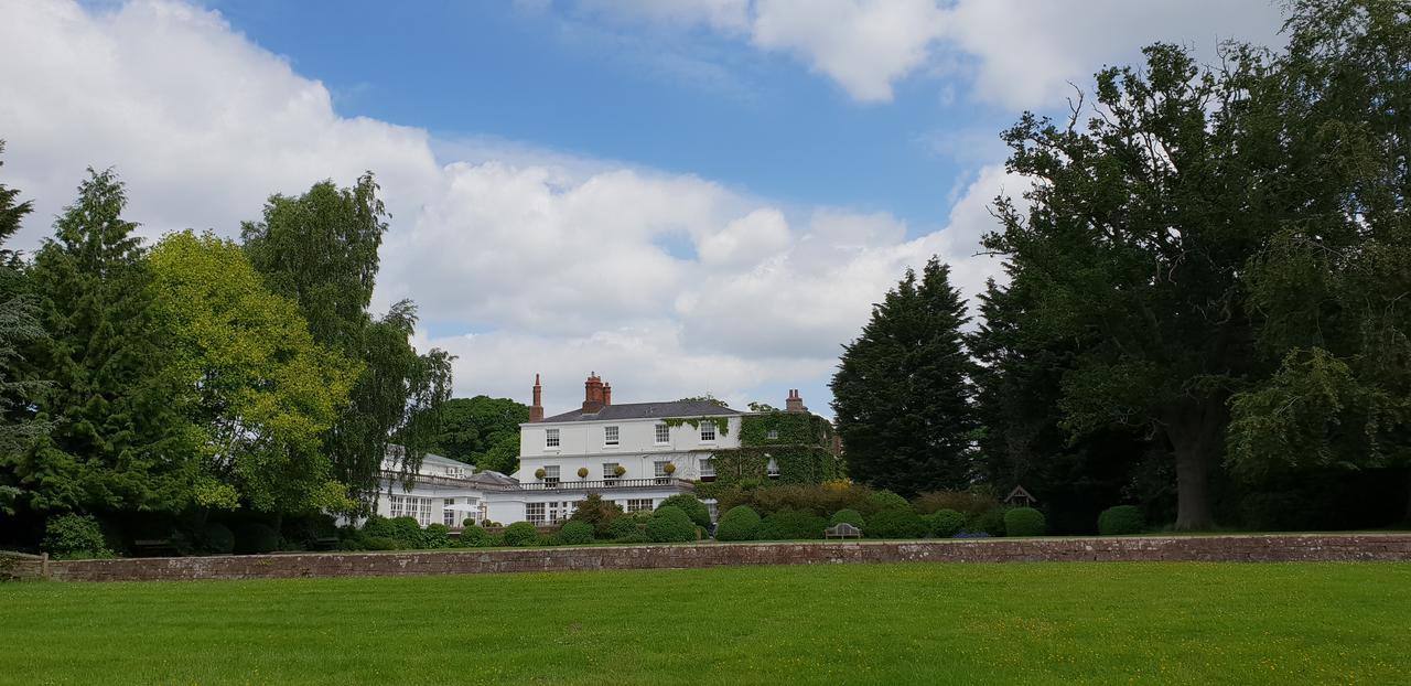 Rowton Hall Hotel And Spa Chester Exteriör bild