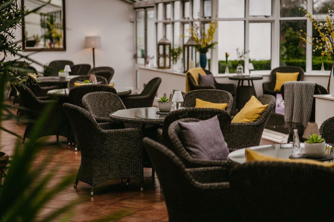 Rowton Hall Hotel And Spa Chester Exteriör bild